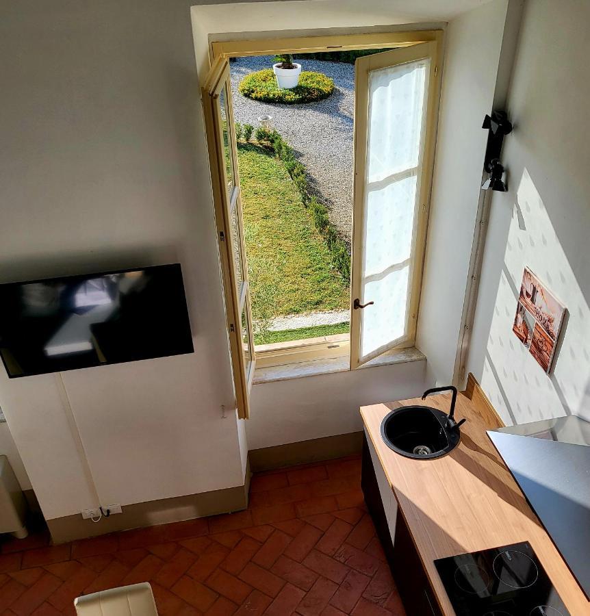 La Villa Apartments - Convenient For Sardinia And Corsica - 4 Beds - Private Parking Included With Camera Livorno Exterior foto